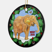 Nosey 2019 kerstversiering, 2 zijdes keramisch ornament (Links)