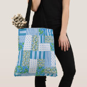 Nostalgische Blauwe Morning Glory Faux Patchwork Tote Bag (Dichtbij)