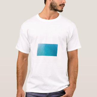 Nostalgische motieven voldoen aan innovatieve ontw t-shirt