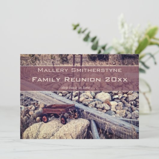 Nostalgische rode wagon familie reünie uitnodiging (Staand voorkant)