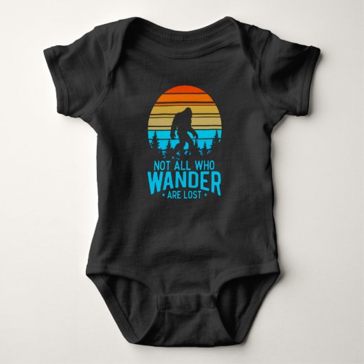 Not All Who Wander are Lost | Bigfoot Retro Design Romper (Voorkant)
