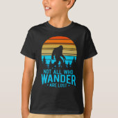 Not All Who Wander are Lost | Bigfoot Retro Design T-shirt (Voorkant)