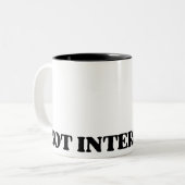Not Interested Retro Typographic Two-Tone Mug Tweekleurige Koffiemok (Voorkant links)