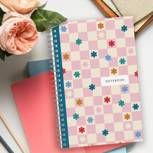 Notebook met roze schaakbordpatroon sterren bloeme notitieboek