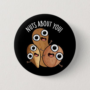 Noten Over jou Grappige Nut Puns Donker BG Ronde Button 5,7 Cm
