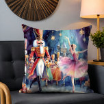 Notenkraker Ballet Waterverf Kerstballerina Kussen<br><div class="desc">Het Notenkraker Ballet Waterverf Christmas Ballerina Festive Holiday Sierkussen Cushion is voorzien van een traditioneel kerstballet met een ballerina en notenkraker. Perfect voor kerstcadeaus,  kerstdecoratie en feestjes en meer. Creëer door Evco Studio www.zazzle.com/store/evcostudio</div>