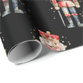 Notenkraker Soldier Sneeuwrood Uniform op Zwart Cadeaupapier (Rol Hoek)