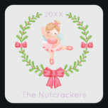 Notenkraker Sugar Plum Fairy Christmas Vierkante Sticker<br><div class="desc">Maak uw vakantieseizoen onvergetelijk met deze grillige notenkraker Sugar Plum Fairy Christmas-thema-stickers. Het is tijd voor een Sugar Plum Holiday Celebration! U kunt dit ontwerp personaliseren door te klikken op "Deze sjabloon personaliseren" of als u het lettertype, de achtergrondkleuren wilt wijzigen of de ontwerpelementen op een andere manier wilt rangschikken,...</div>