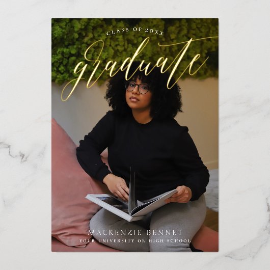 Noteworthy Real Gold Script 2-foto Afstuderen Folie Uitnodiging (Voorkant)