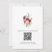 Nothing Fancy Just Love Burgundy Floral Qr Wedding Kaart (Achterkant)