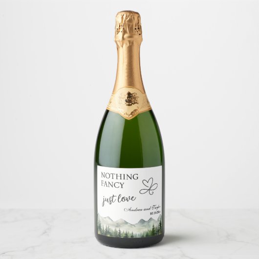 Nothing Fancy Just Love Elegant Wedding Sparkling Wijnetiket (Voorkant)