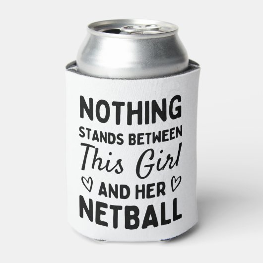 Nothing stands between this girl and her netball. blikjeskoeler (Blikje Voorkant)