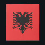 Notitieblok met de vlag van Albanië<br><div class="desc">Voeg een vleugje Albanese trots toe aan uw notities met ons exclusieve notitieblok met de vlag van Albanië! Dit notitieblok, dat met veel aandacht voor details is gemaakt, is meer dan alleen een schrijfmiddel: het is een eerbetoon aan het Albanese erfgoed en aan de Albanese cultuurtrots. Het ontwerp toont de...</div>