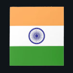 Notitieblok met de vlag van India<br><div class="desc">Houd uw gedachten in stijl georganiseerd met ons levendige notitieblok met de Indiase vlag! Dit in het oog springende notitieblok is ideaal om notities, ideeën of herinneringen op te schrijven terwijl je je trots op de Indiase cultuur laat zien. Het gedurfde ontwerp toont prominent de kleuren van de Indiase vlag,...</div>