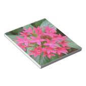 Notitieblok met felroze tropische bloemen (Schuin)