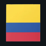 Notitieblok met vlag van Colombia<br><div class="desc">Voeg een vleugje Colombiaanse trots toe aan uw briefpapier collectie met ons exclusieve notitieblok met de vlag van Colombia! Dit notitieblok is met oog voor detail gemaakt en is meer dan alleen een functioneel item; het is een eerbetoon aan het rijke erfgoed en de culturele trots van Colombia. Het opvallende...</div>