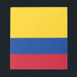 Notitieblok met vlag van Colombia<br><div class="desc">Voeg een vleugje Colombiaanse trots toe aan uw briefpapier collectie met ons exclusieve notitieblok met de vlag van Colombia! Dit notitieblok is met oog voor detail gemaakt en is meer dan alleen een functioneel item; het is een eerbetoon aan het rijke erfgoed en de culturele trots van Colombia. Het opvallende...</div>
