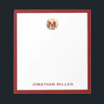 Notitieblok van het rode goudmonogram in penseelgl<br><div class="desc">Verhoog je notitiespel met dit luxueuze gepersonaliseerde notitieblok met een geborsteld metallisch goudmonogram initiaal bovenaan en jouw naam in klassieke typografie onderaan, elegant bedekt met rode sierstrip. Dit notitieblok is ideaal voor het samenvoegen van ideeën, het maken van notities of het maken van lijsten. Het is een geweldig cadeau voor...</div>