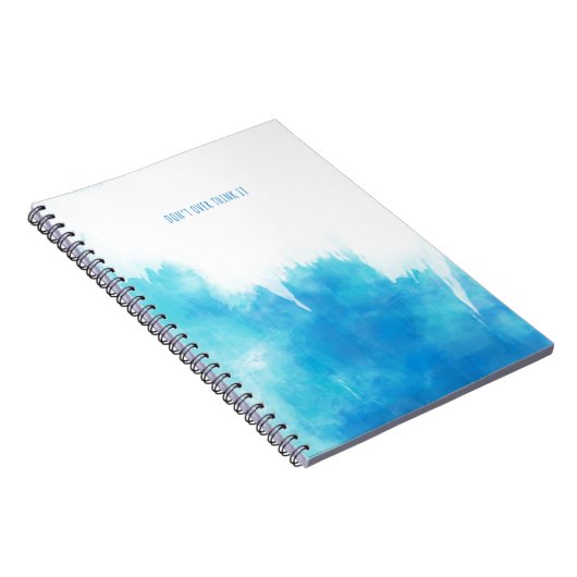 Notitieboek met "DON'T OVER THINK IT" statement. (Rechterzijde)