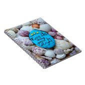 Notitieboek van geschilderde strandrotsen grappig (Rechterzijde)