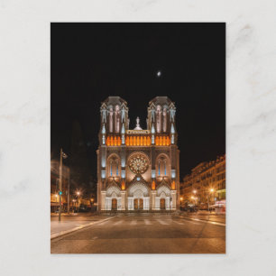 Notre-dame de nice in de nacht gloeien briefkaart