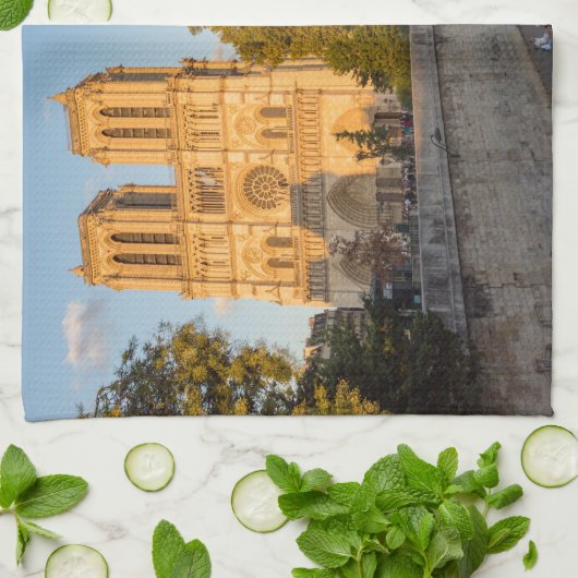 Notre Dame de Paris bij de Gouden Uur - Parijs, Fr Theedoek (Gevouwen)