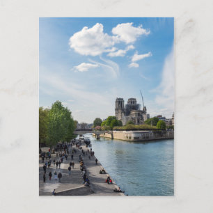 Notre Dame de Paris, de dag na de brand van 2019 Briefkaart