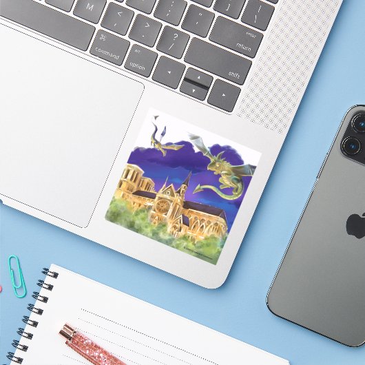 Notre Dame Vinyl Sticker (diverse maten) (Laptop met iPhone)