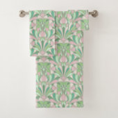 Nouveau Boho Pastel Blush en Green Floral Bad Handdoek (Insitu)