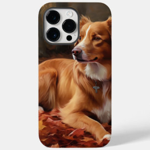 Nova Scotia Duck Terrier in herfstbladeren valt Case-Mate iPhone 14 Pro Max Hoesje