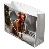 Nova Scotia Eend Toller Hond in Sneeuw Kerstmis Groot Cadeauzakje (Achterkant Gekanteld)