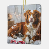 Nova Scotia Eend Toller Hond Kerstfeest Keramisch Ornament (Links)