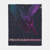 #NovaCatAdventures – Winged v2 Fleece Deken (Voorkant)