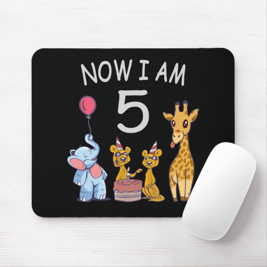 Nu ben ik vijf jaar oud, vijfde verjaardag in de d muismat (Met muis)