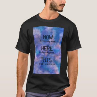 Nu. Hier. Dit. - Deze Keer T-shirt
