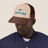 Nu is het tijd om te denken aan Trucker Hat Pet (In situ)