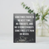 Nu of nooit Citaat Briefkaart (Staand voorkant)