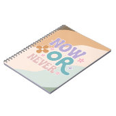 Nu of nooit Inspirerend citaat kleurrijke pastel Notitieboek (Linkerzijde)