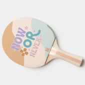 Nu of nooit | Inspirerend quote monogrammed Tafeltennisbatje (Zijkant)