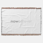 Nu of nooit verdwijnend citaat voor uitstelkrachte deken (Voorkant)