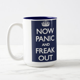 Nu paniek en freak uit tweekleurige koffiemok