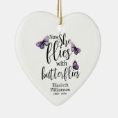 Nu vliegt ze met Butterflies Memorial Keramisch Ornament (Rechts)