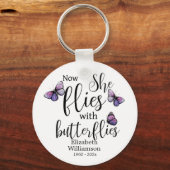 Nu vliegt ze met Butterflies Memorial Sleutelhanger (Achterkant)