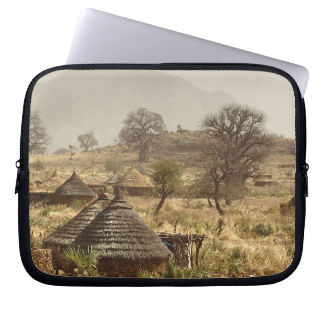 Nuba-gebergte, dorp Nugera Laptop Sleeve (Voorkant)