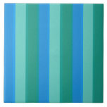 Nucleair Blauwgroen en Turquoise Stripes keramisch Tegeltje<br><div class="desc">Dit atoomBlauwgroen en Turquoise Stripes Grote keramische tegelpatroon is gestileerd na klassieke, moderne, hoffelijke stof uit de midden van de eeuw, met gesimuleerde nubbytextuur. De retro brede en dunne strepen wisselen af in tinten van blauwgroen, turquoise en levendig, hemelblauw. De tranquilkleurige kleuren herinneren je misschien aan een dag op het...</div>