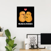 Nugs and Kisses Funny Chicken Nugget Pun Dark BG Poster (Thuiskantoor)