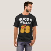 Nugs en kussen kip nuggets voedsel t-shirt (Voorkant volledig)