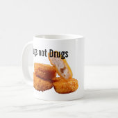 Nugs not drugs grappig moeras koffiemok (Voorkant links)