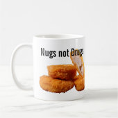 Nugs not drugs grappig moeras koffiemok (Links)