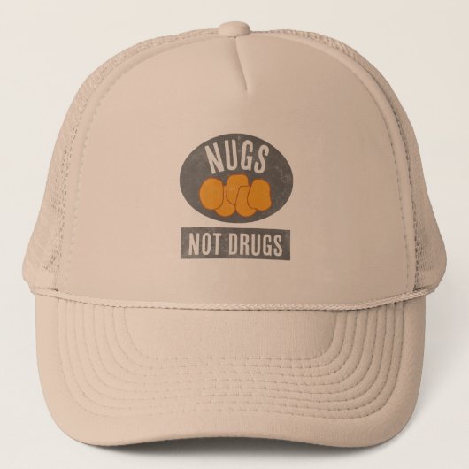 Nugs Not Drugs Trucker Pet (Voorkant)